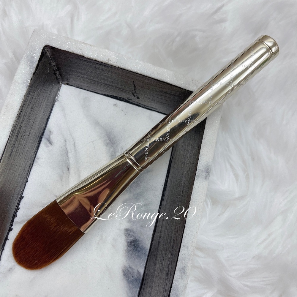 Byterry foundation brush